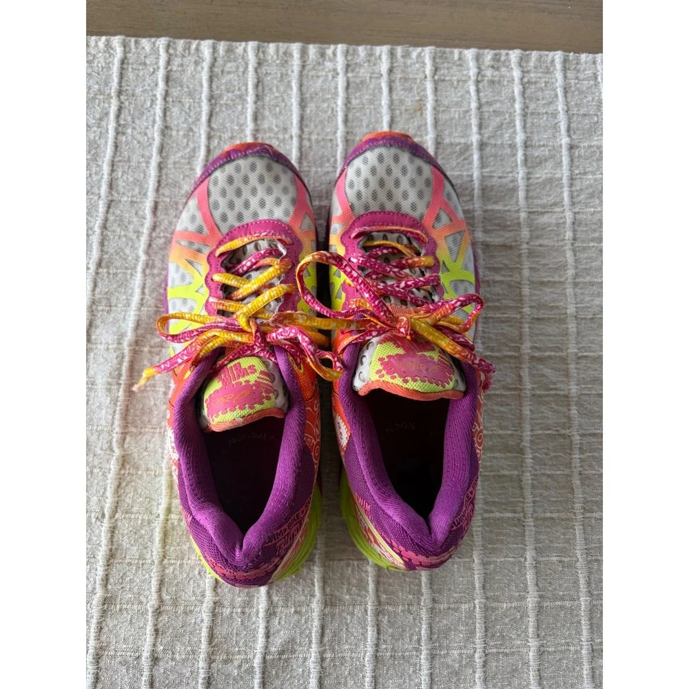 Women's ASICS Gel-Noosa Tri 9 running shoes sz 6
